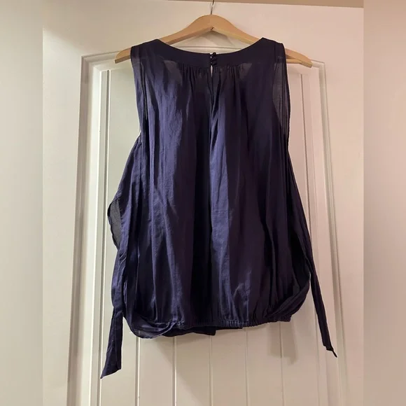 Dex Sleeveless Blouse, 100% Cotton.  Size Medium. - Picture 2 of 9